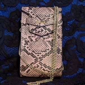 Chic Pink Snake Print Crossbody Bag with Gold Chain